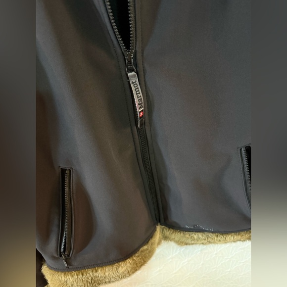 Marmot Black Ski Jacket with Tan Faux-Fur Trim - Picture 4 of 5